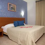 Hotel Zlatni Lav 4*
