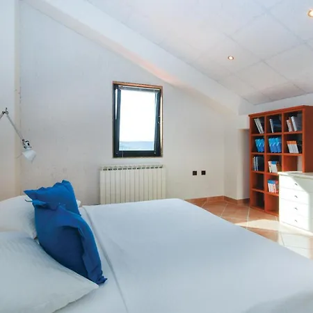 Hotel Zlatni Lav 4*