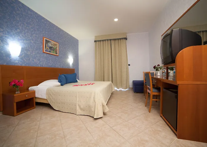 Otel Zlatni Lav