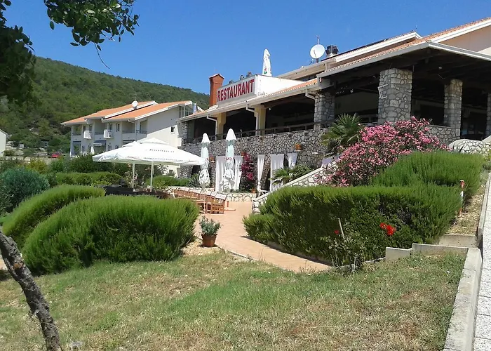 Zlatni Lav Otel 4*