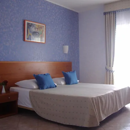 Zlatni Lav 4* Martinscica (Cres)