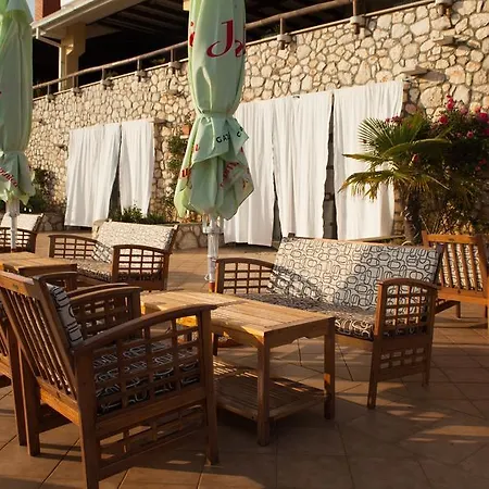 Zlatni Lav Martinscica (Cres)