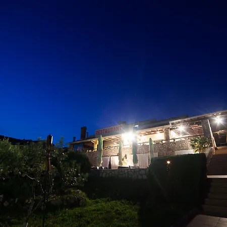 Hotel Zlatni Lav 4*