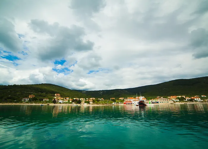 Zlatni Lav Hotel Martinšćica