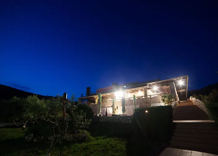 Hotel Zlatni Lav 4*