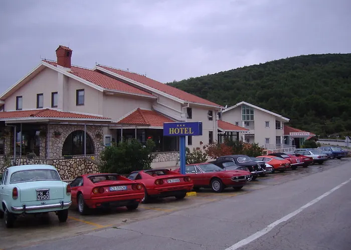 Zlatni Lav 4* Martinšćica