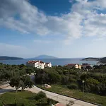 Zlatni Lav 4* Martinšćica
