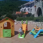 Zlatni Lav 4*
