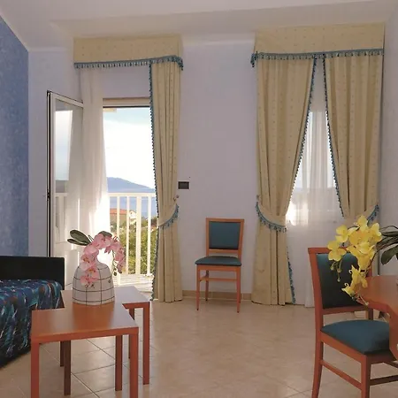Hotel Zlatni Lav