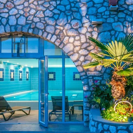 Hotel Zlatni Lav 4*