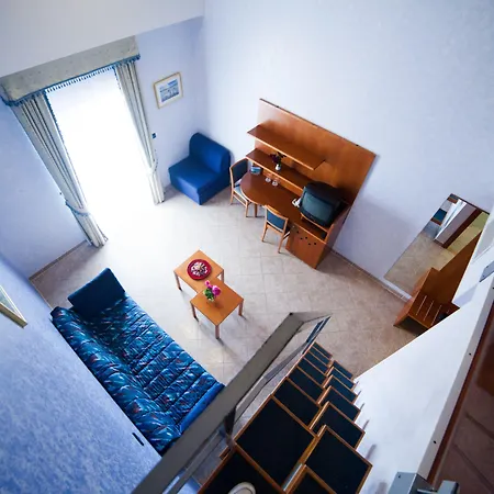 Zlatni Lav 4* Martinšćica