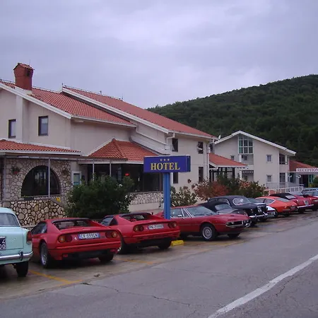 Zlatni Lav 4* Martinšćica
