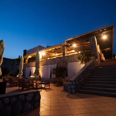 Zlatni Lav Hotel