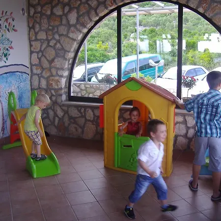 Hotel Zlatni Lav