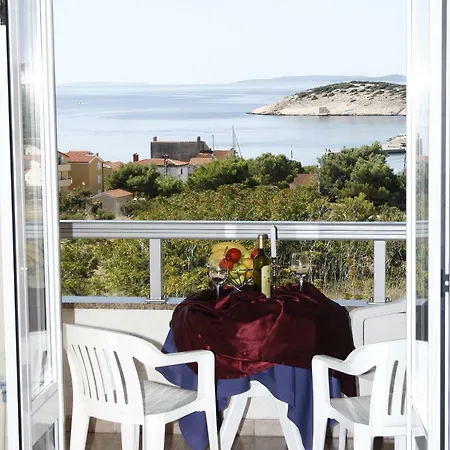 Zlatni Lav 4* Martinscica (Cres)